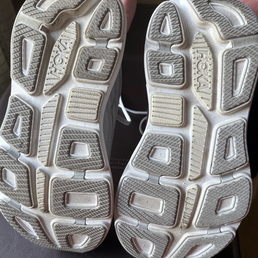 Hoka Bondi 9 Women's White Athletic Shoes - Picture 5 of 6
